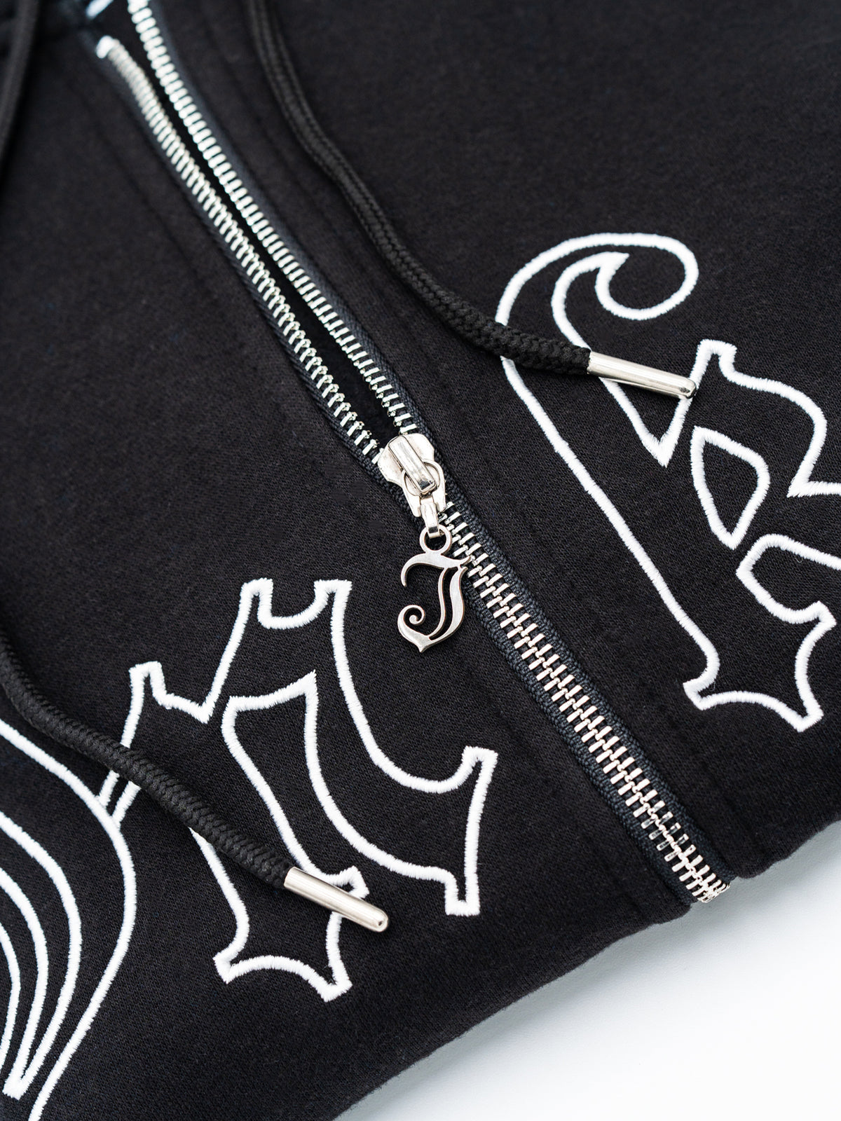 Women&#39;s Inked Embroidered Zip Up Hoodie - Black/White